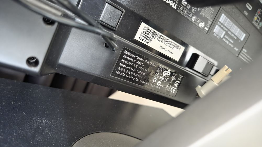 Монітор Dell U2711