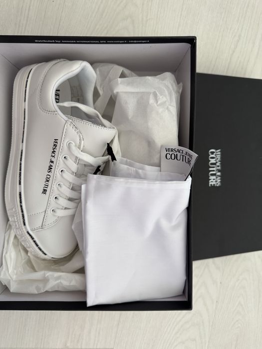 Nowe buty Versace.