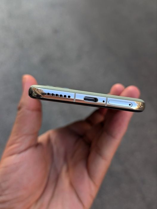 Huawei pura 70 ultra (12/512 Top 3 камерафон зверь, как новый)