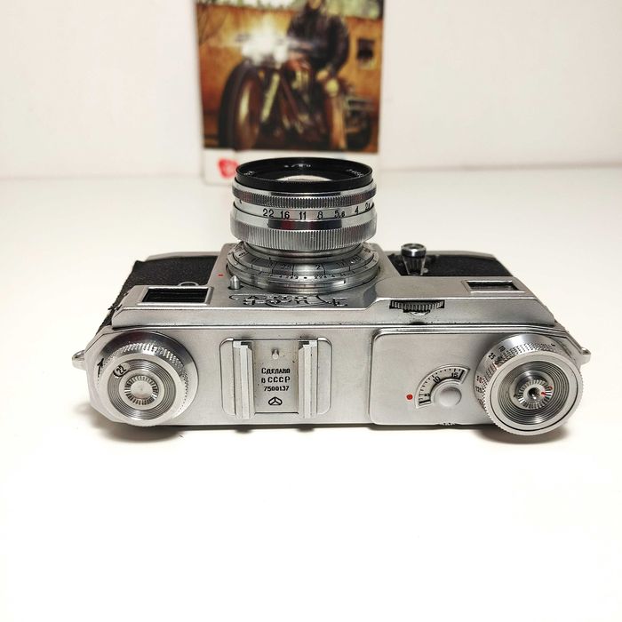 Radziecki analogowy Dalmierz KIEV 4A z Jupiter 8M 50 mm 1:2  1975 rok