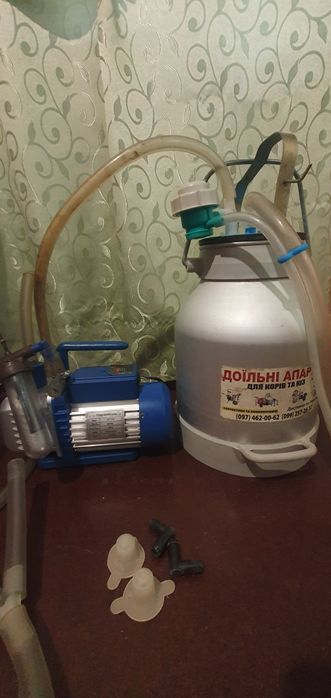 Доїльний апарат для корів та кіз