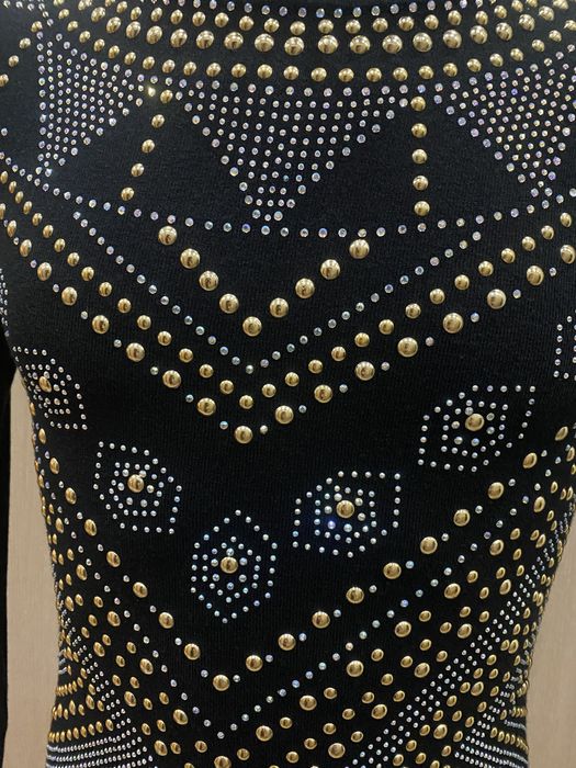 Pięknie zdobiona sukienka