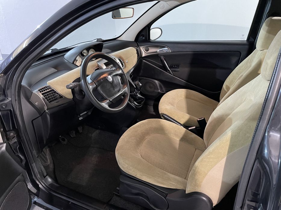 Lancia Ypsilon/ 1.2 16v