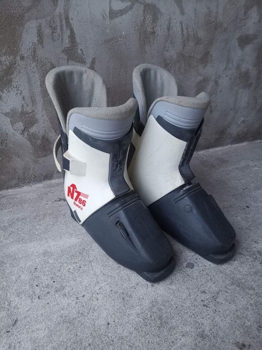 Zestaw narty zjazdowe Kastle i buty