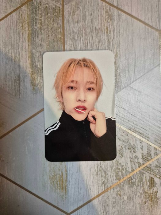 OnlyOneOf QQQ Nine POB photocard