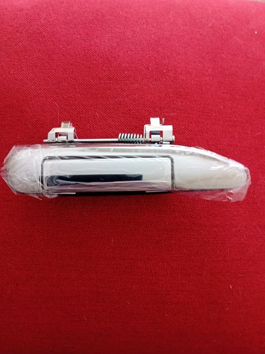 Puxador porta frente lado direito  nissan primera