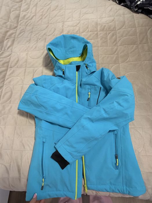 Продам жіночу лижну куртку , фірми McKinley розмір S-M