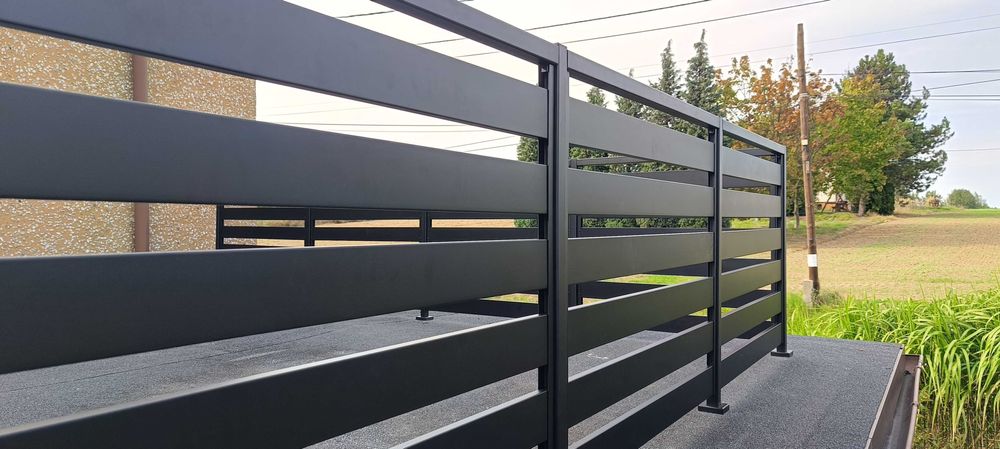 Balustrady metalowe i aluminiowe | Nowoczesny design | Montaż