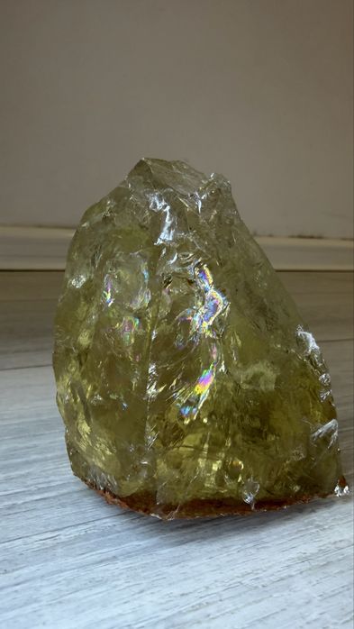 Необроблений кристал натурального українського цитрину