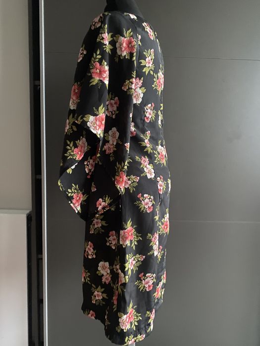 Śliczna tunika, koszulka, motyw w kwiatki, 10, boohoo