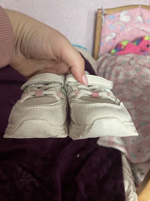 Кросівки 23, кеди 24