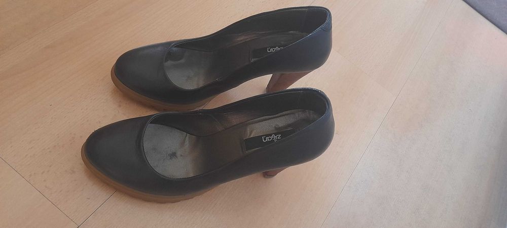 Sapatos de senhora 37