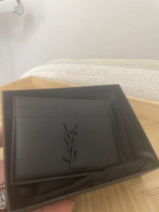 Pora cartão. YSL