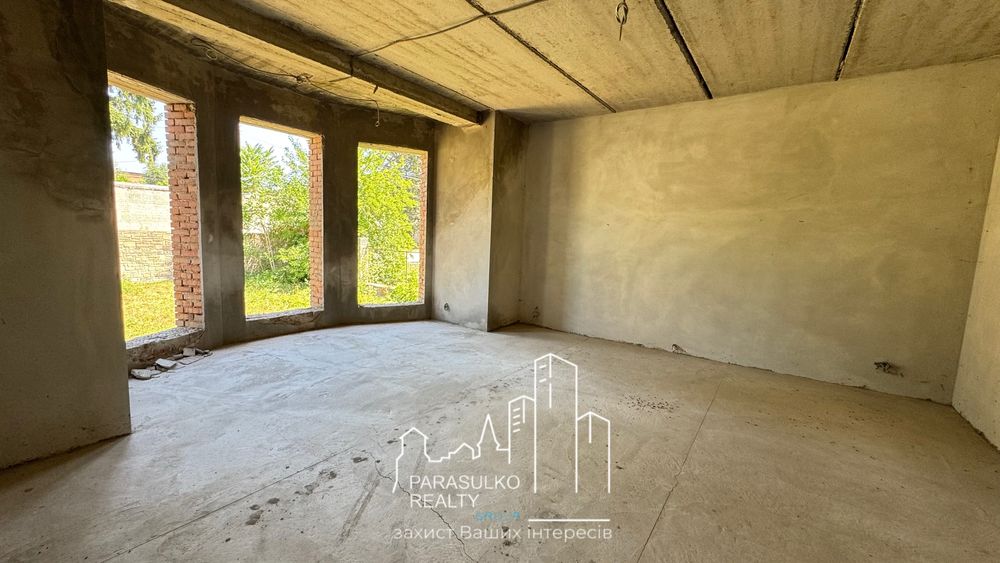 Продам розкішний будинок у мальовничому місці