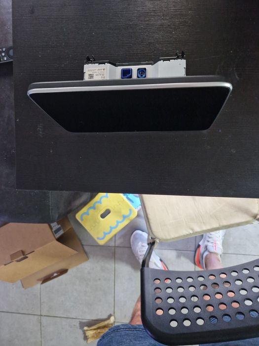 Vendo grelha Mercedes AMG Line e ecrã Multifunções Mercedes 10"