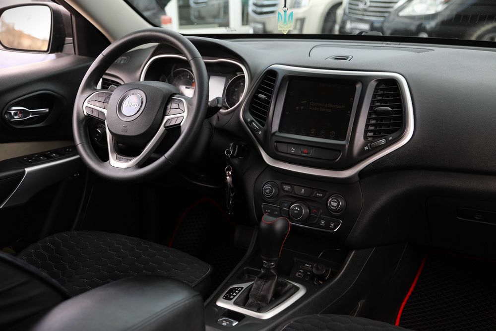 Продам Jeep Cherokee