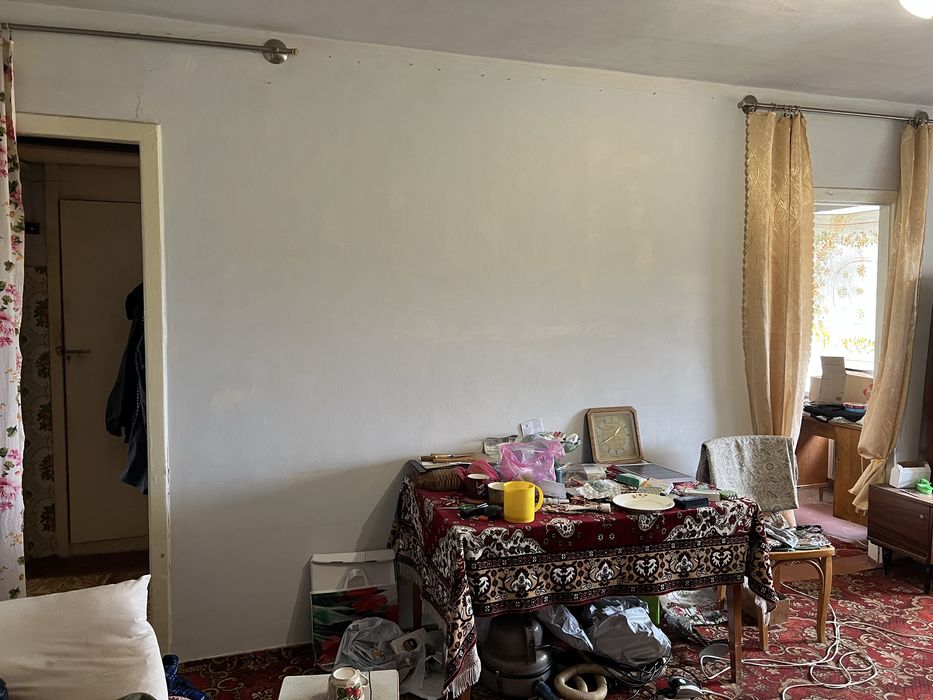 Продаж Тесленка 20, площа Володимира Великого, пл. Артема, під ремонт