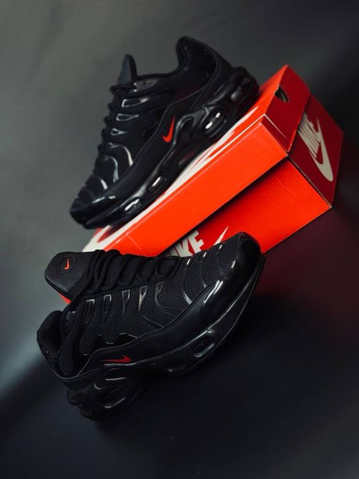 Чёрные красовки мужские / Стильные черные мужские Nike Air max Tn 95 Black / найк аир мах тн 95 / найки теен осень !