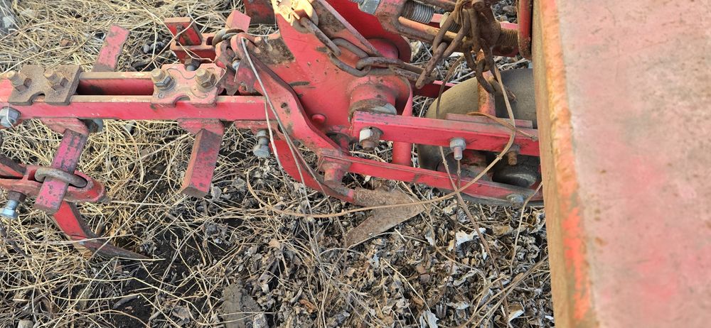 Продам заводской междурядный культиватор на подшипниках крн- 5.6