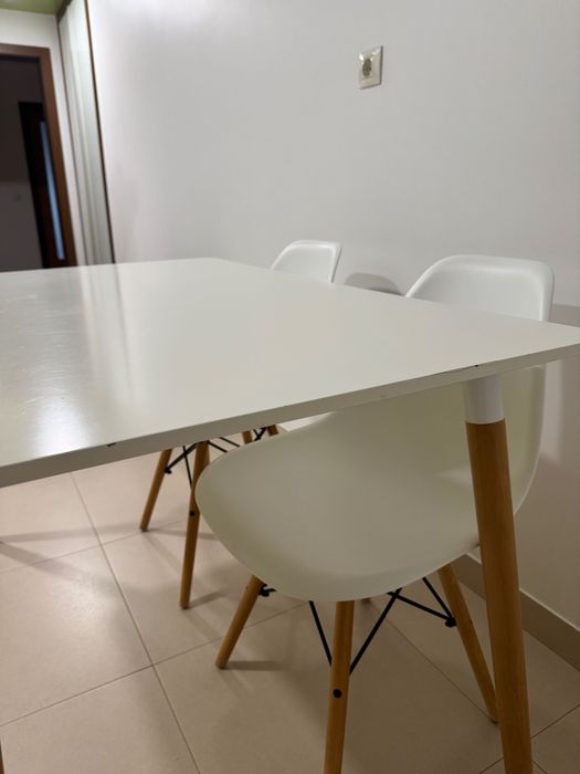 Conjunto Mesa e cadeiras