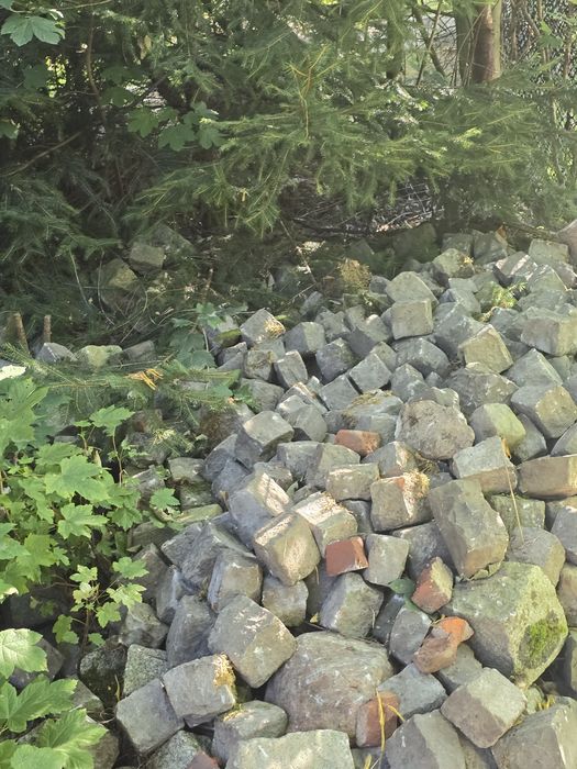 Kamień oraz kostki dekoracyjne granit