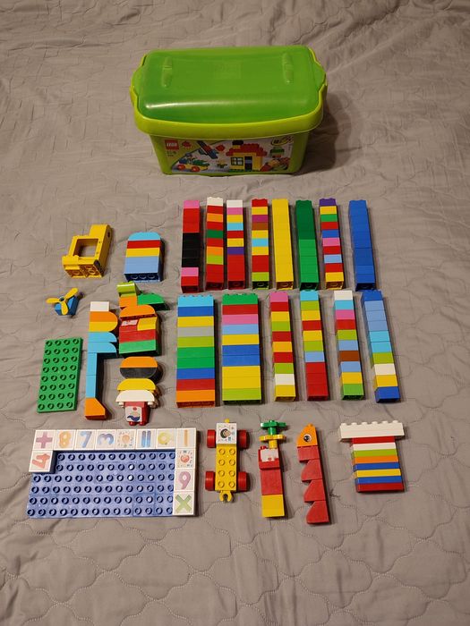 LEGO DUPLO kilka zestawów) 222 el. + gratis duża podstawka