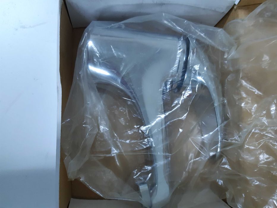 Torneira de lavatório em cromado nova