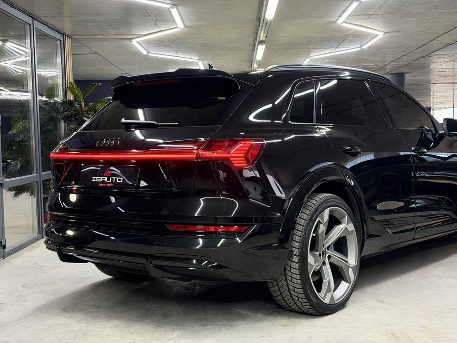 Audi E-tron S Quattro