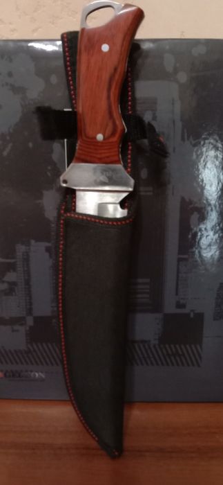 Ножи большие и  малые .разные.