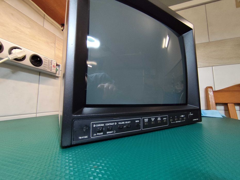 Monitor profesjonalny JVC TM-H150CG nie sony pvm