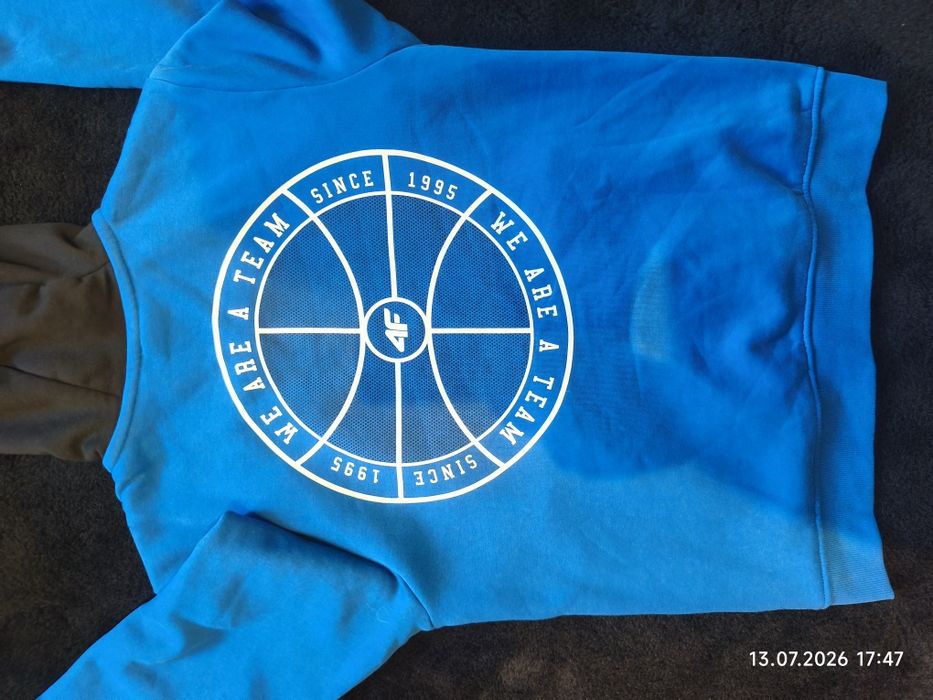 Bluza z kapturem na zapinanie