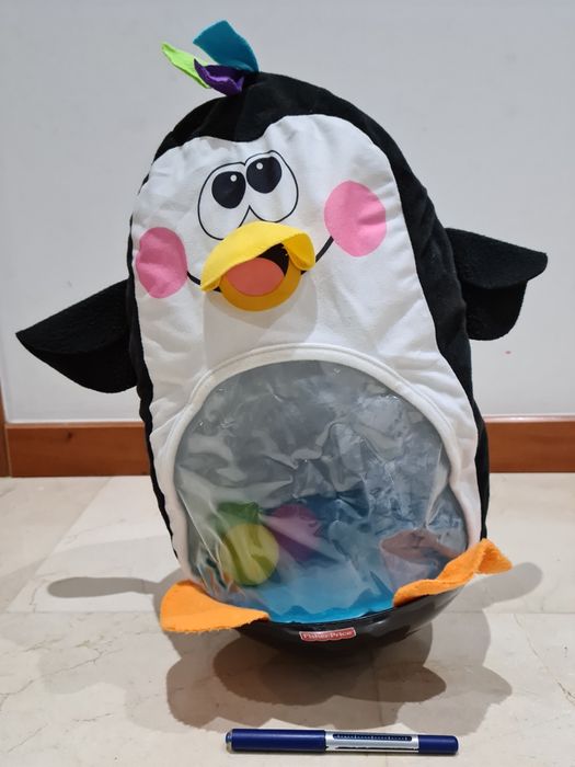 Pinguim Sempre em Pé Fisher Price para bebé