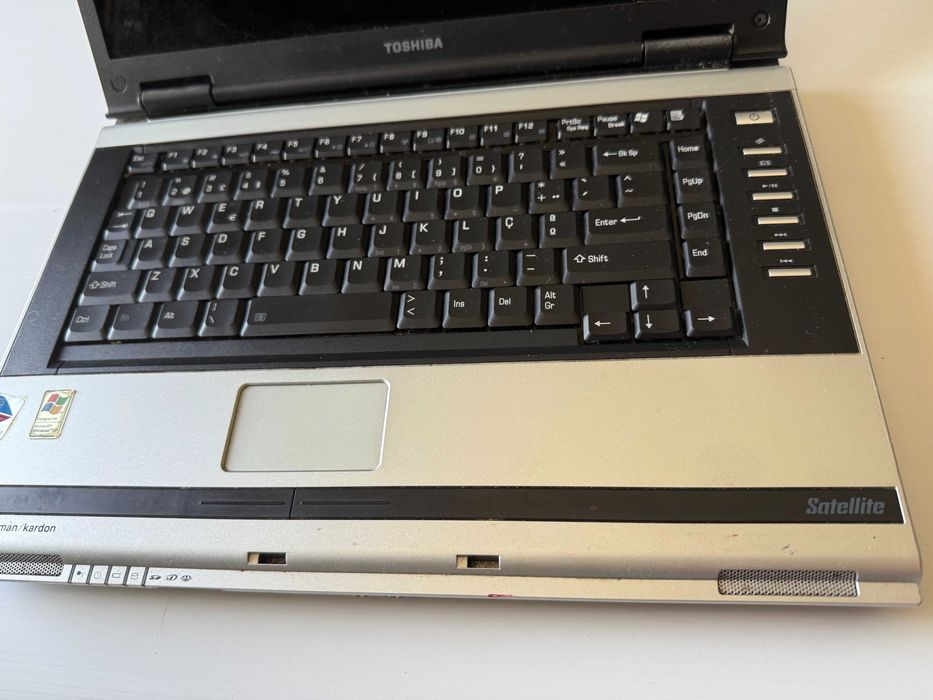 Toshiba SATELLITE M70-164 p/Peças