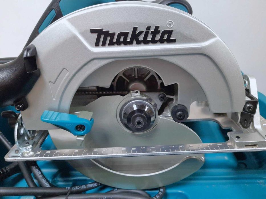 Пила дисковая Makita HS7601