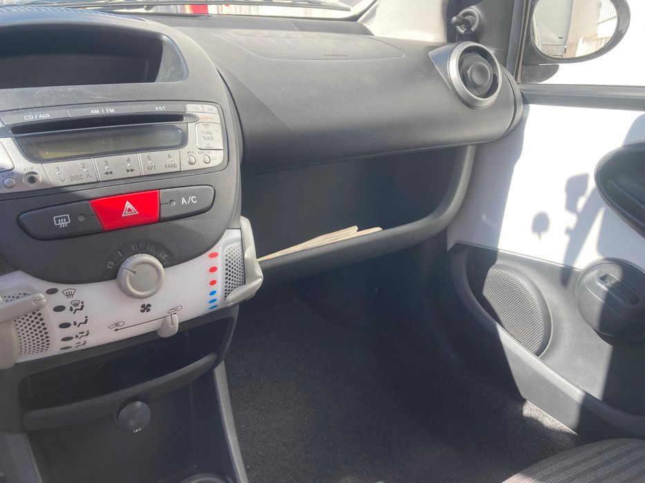 Peugeot 107 Automático 2014 – 5 portas – Gasolina – Manutenção completa