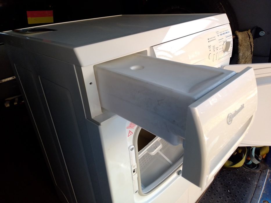 Suszarka kondensacyjna Bauknecht