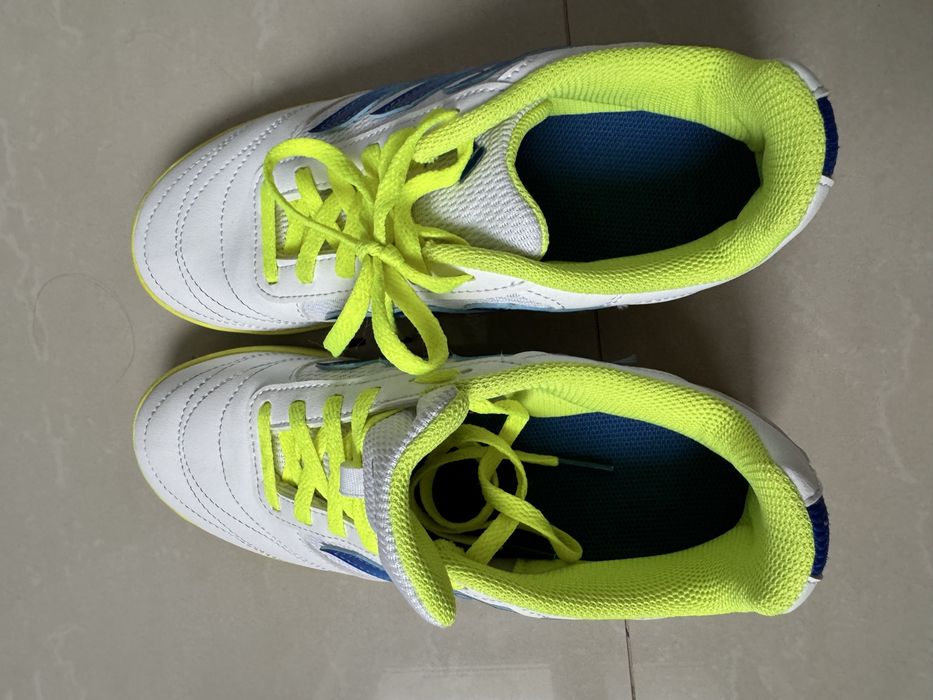 Buty piłkarskie halowe Adidas rozmiar 36