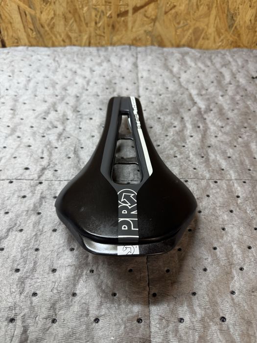 Siodełko pro Stealth sport 152mm