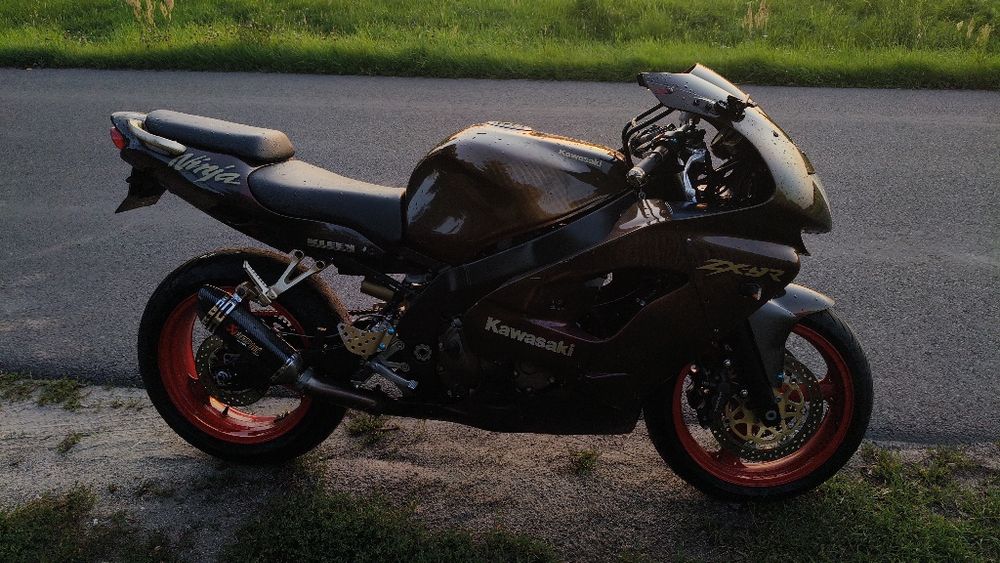 Kawasaki ZX9R 1999r