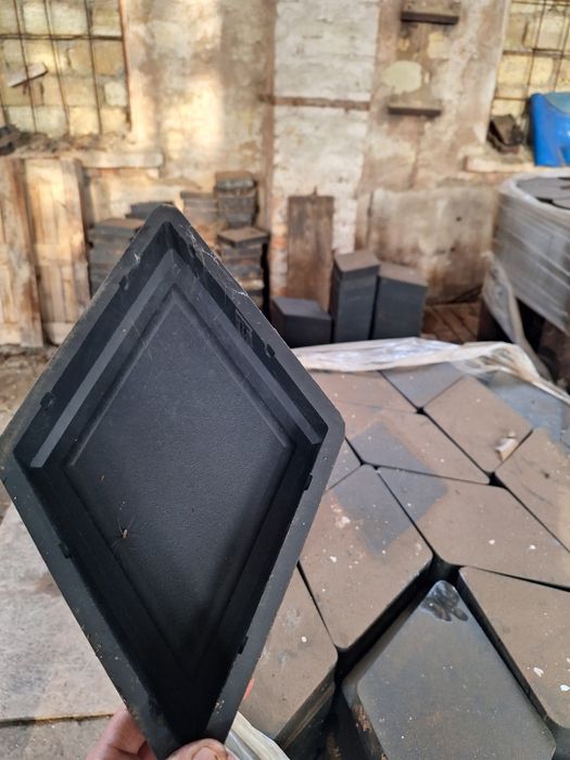 Форми для тротуарної плитки