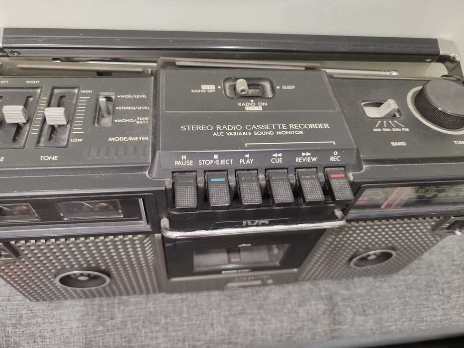 JVC RC-717, вінтаж. магнітола