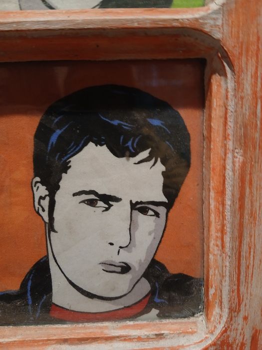 Quadro em janela reciclada