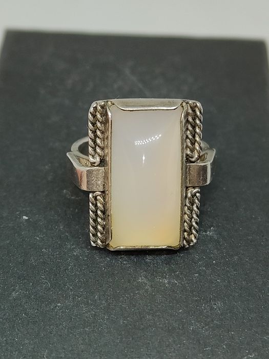 Pierścionek. Rytosztuka. Srebro