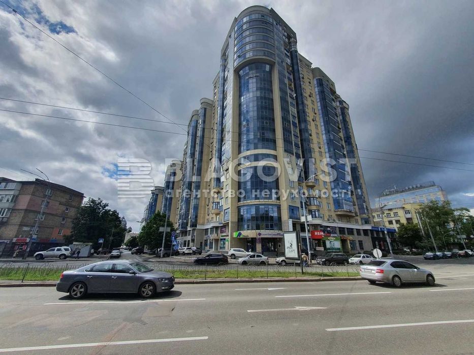 117м2 3 к квартира Князів Острозських Мирного Гусовського Резницька