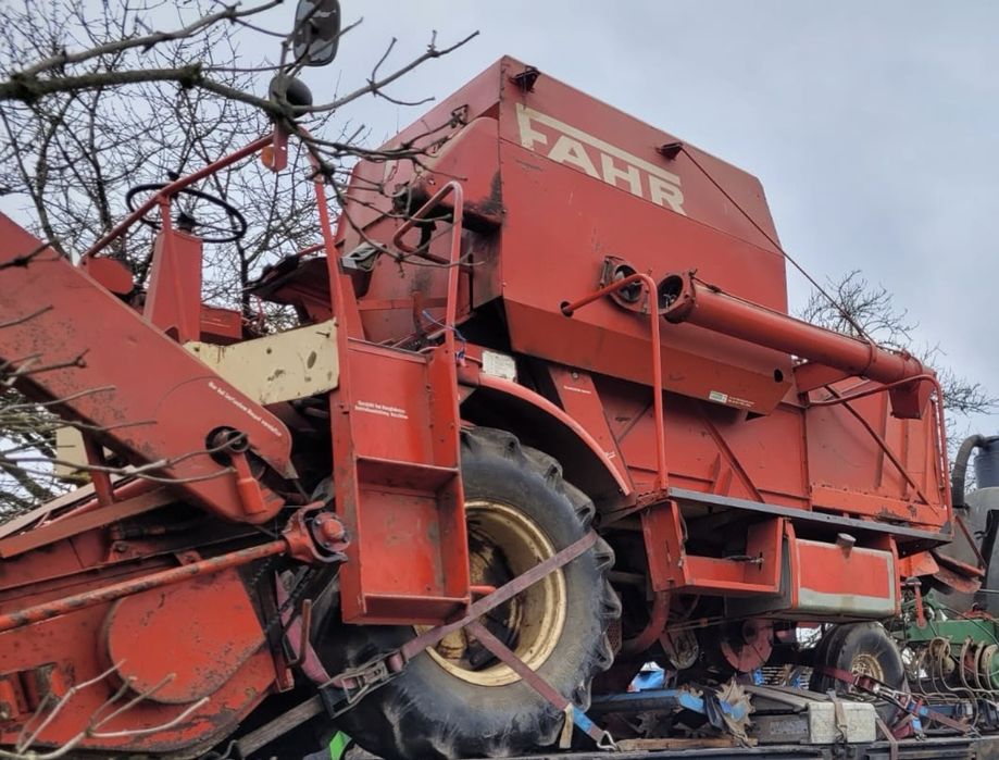Kombajn claas john deere New Holland 8030  z Niemiec
