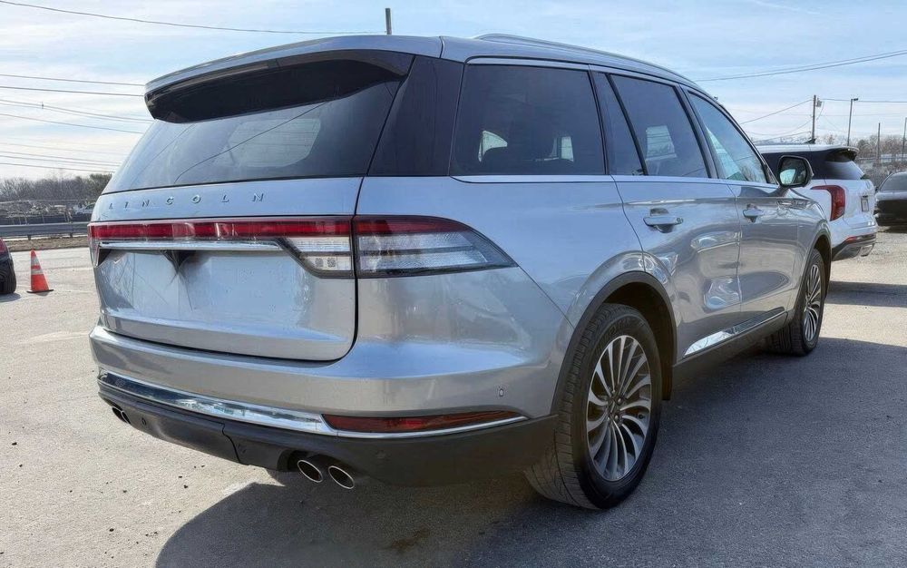 Lincoln Aviator      2020