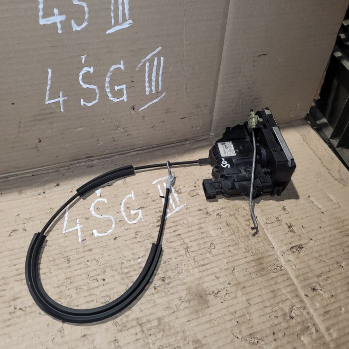 Zamek drzwi przód prawy opel Corsa D 2008r 3 drzwi