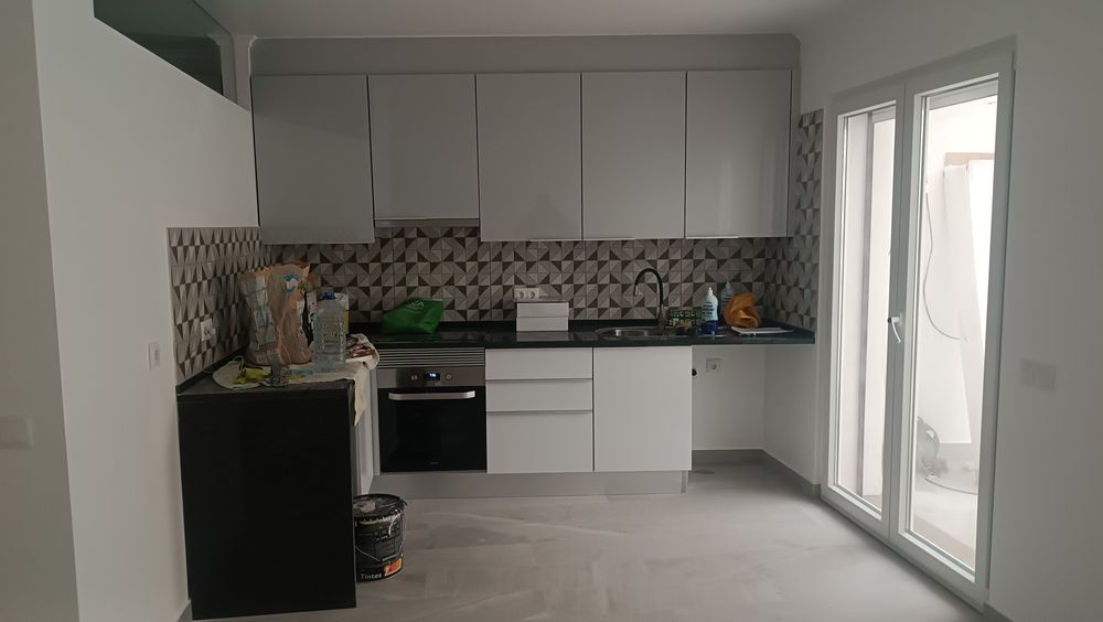 Alugo casa em sines