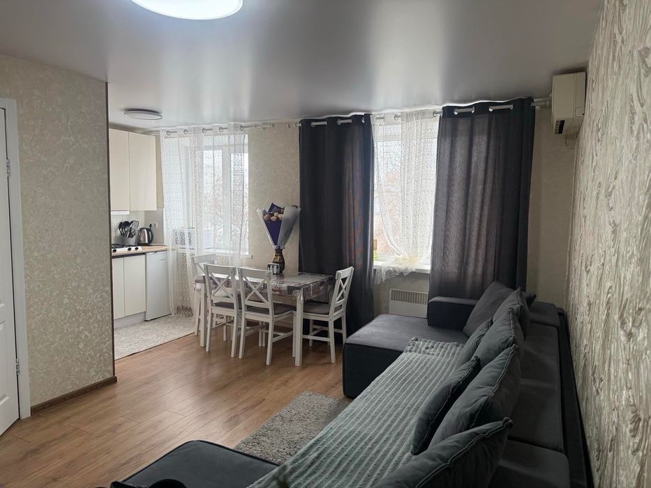 Сдам квартиру посуточно в Новомосковске (Самар) в центре города.