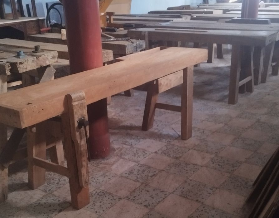 Mesa de carpinteiro maciça